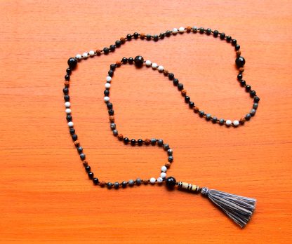 Mala van zwart Agaat, Howliet, Larvikiet, Lava zwart, Rudraksha.